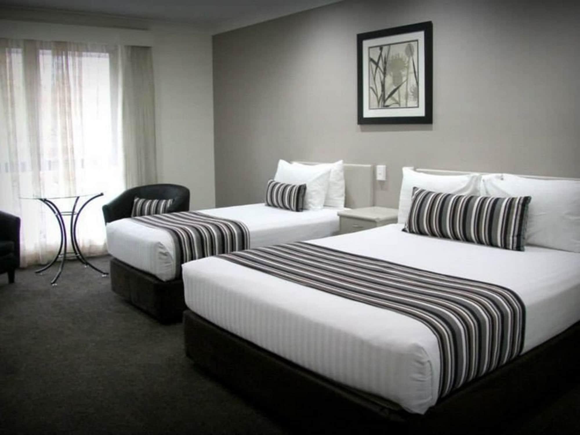 Central Caleula Motor Lodge Orange Bagian luar foto