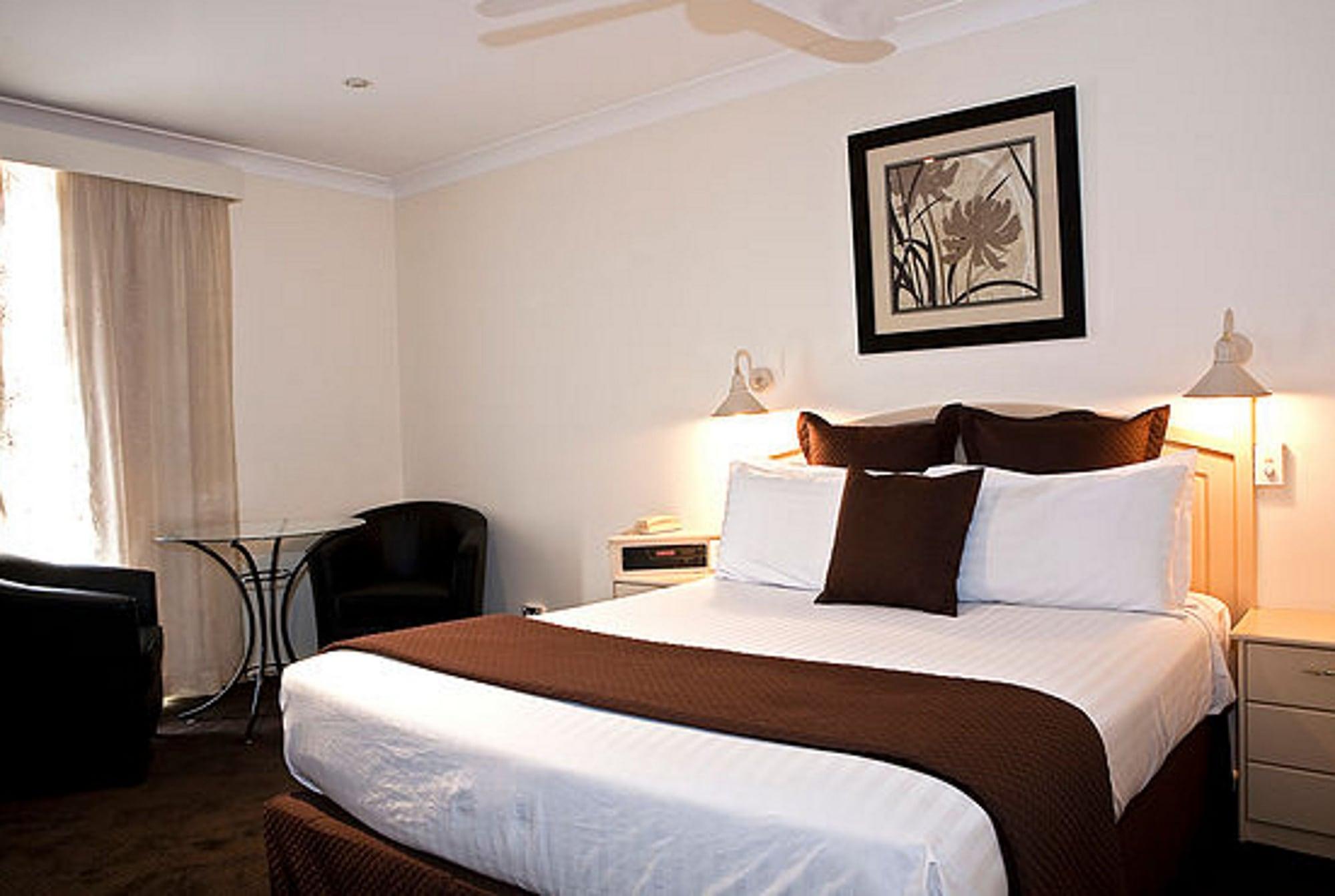 Central Caleula Motor Lodge Orange Bagian luar foto
