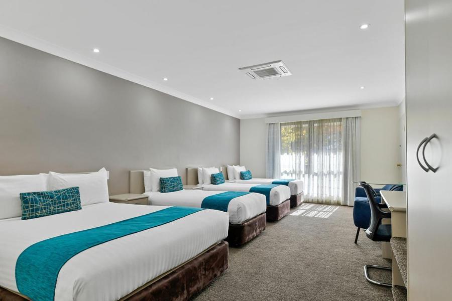 Central Caleula Motor Lodge Orange Bagian luar foto