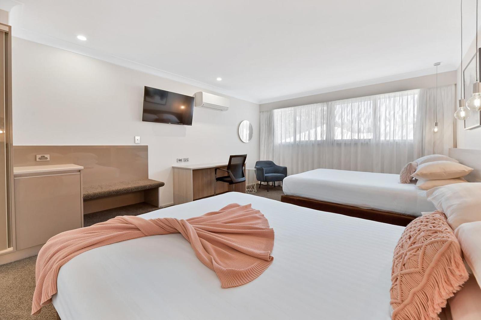 Central Caleula Motor Lodge Orange Bagian luar foto