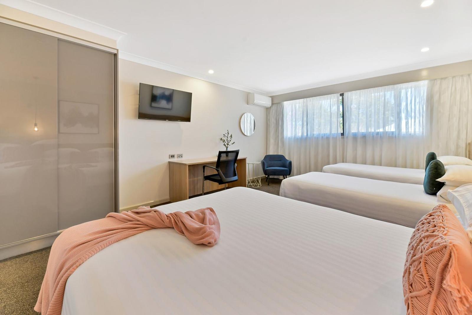 Central Caleula Motor Lodge Orange Bagian luar foto