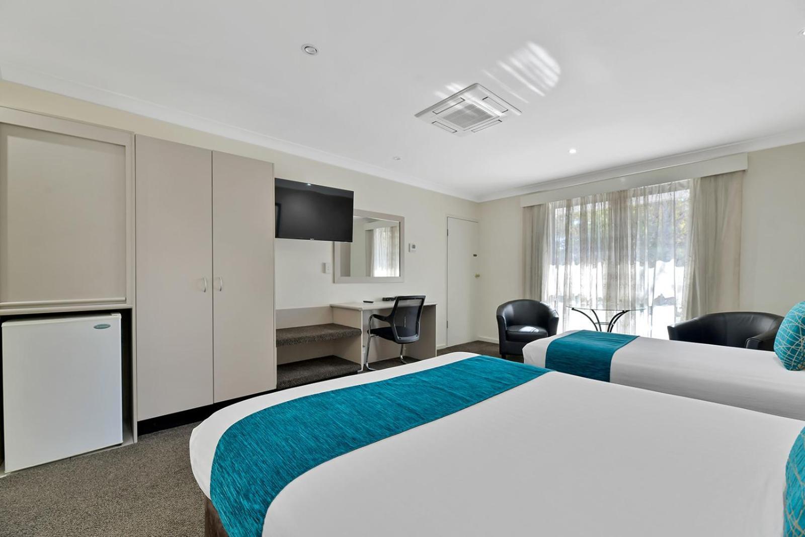 Central Caleula Motor Lodge Orange Bagian luar foto